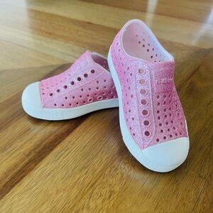 Native pink sparkly size 8 little kid shoes. Used like new Only worn a few time